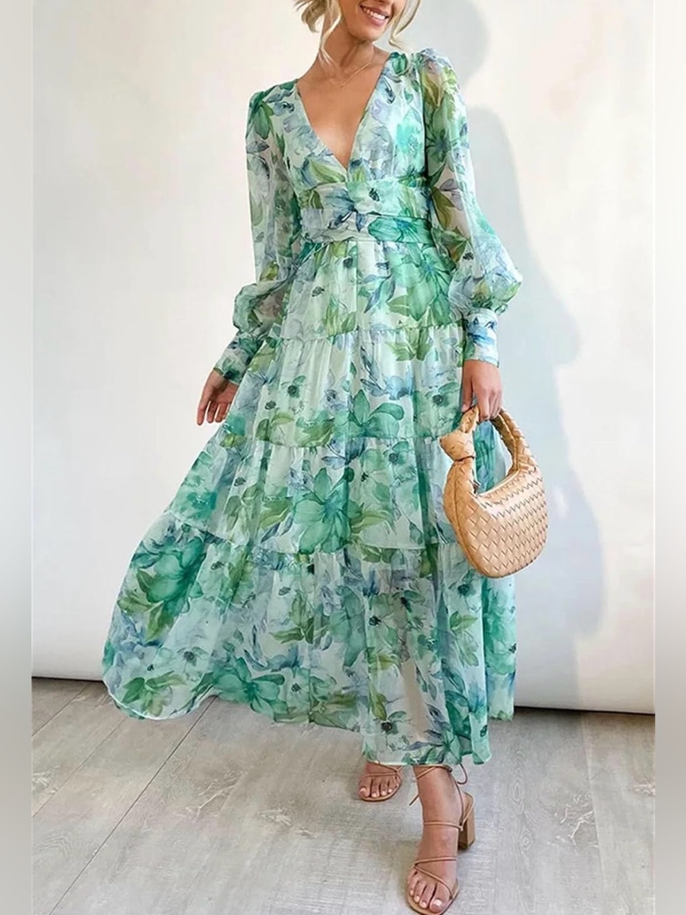 Amazon  Long Sleeves V-Neck Floral Print Chiffon Maxi Dress Medium - C64-012
